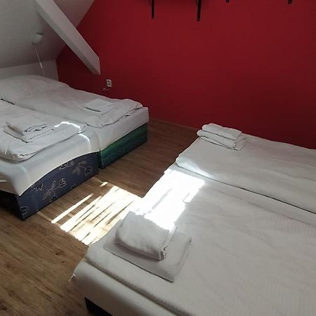 Hotel Hospodarsky Dvur Bohuslavice Телч Экстерьер фото