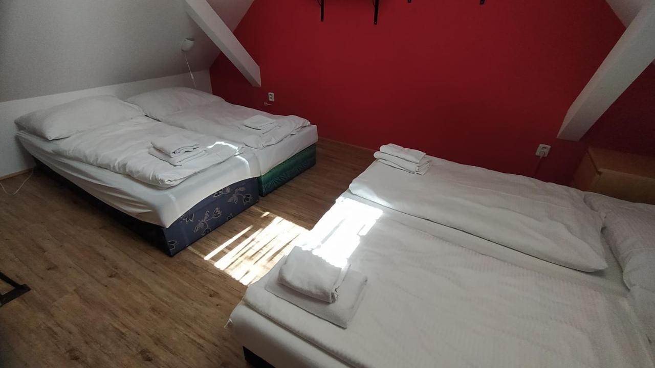 Hotel Hospodarsky Dvur Bohuslavice Телч Экстерьер фото