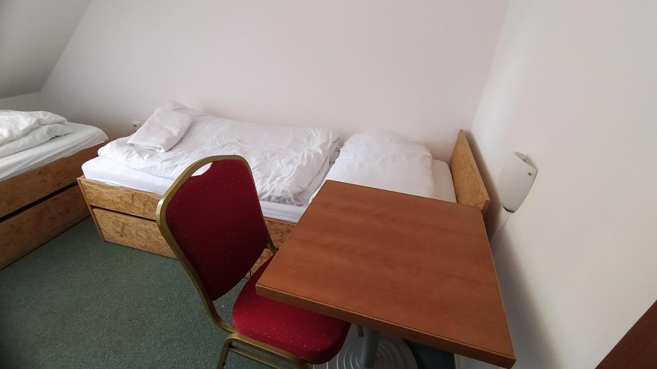 Hotel Hospodarsky Dvur Bohuslavice Телч Экстерьер фото